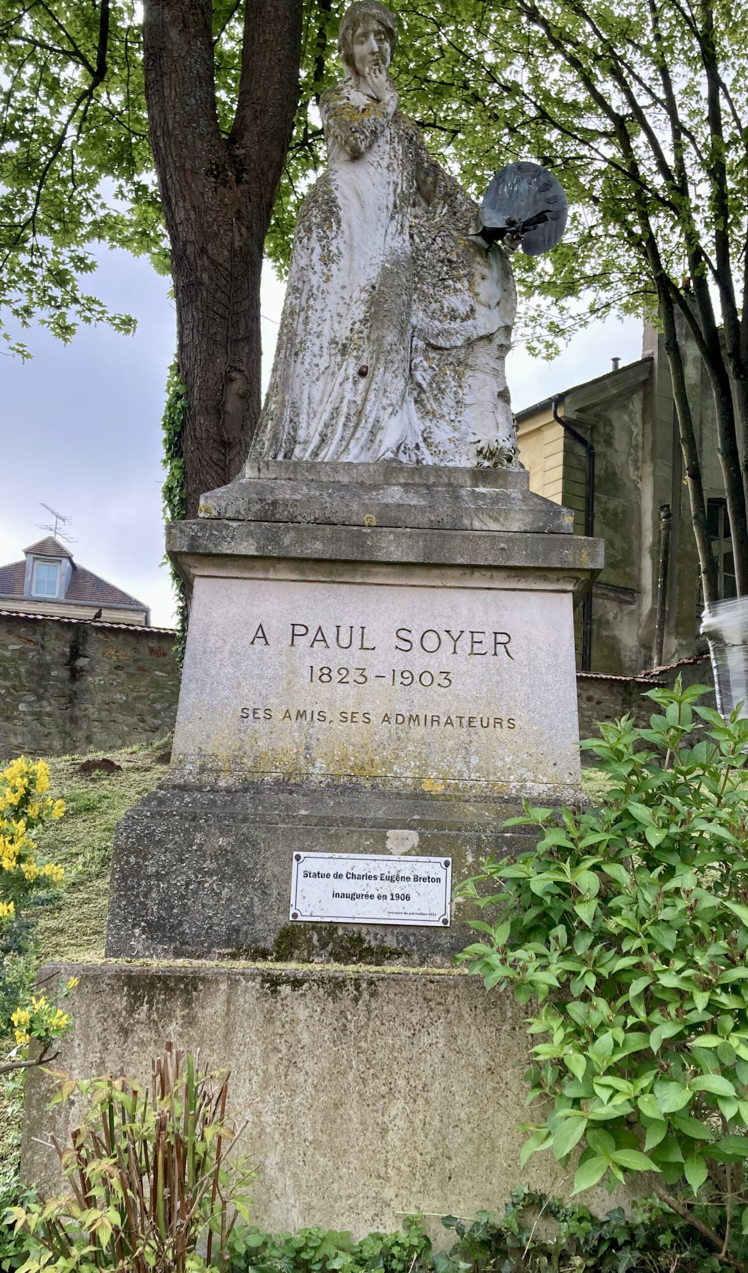 Paul Soyer statue